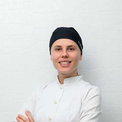 Dr. Bobocea Fivia - Medic Specialist Chirurgie Stomatologică & Implantologie