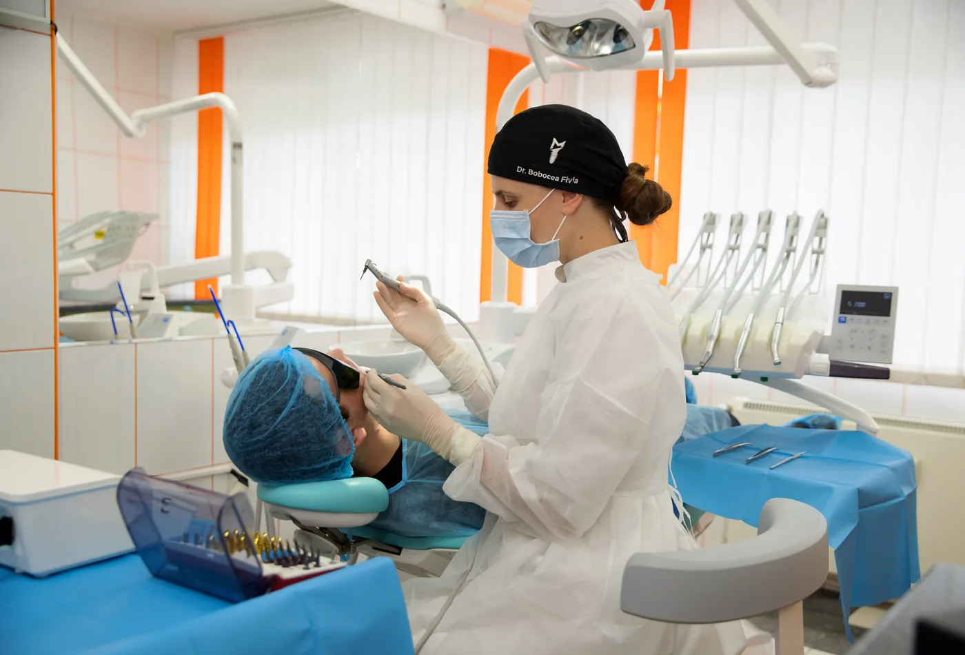 Tratament de canal endodontic la Blue Dental Galați